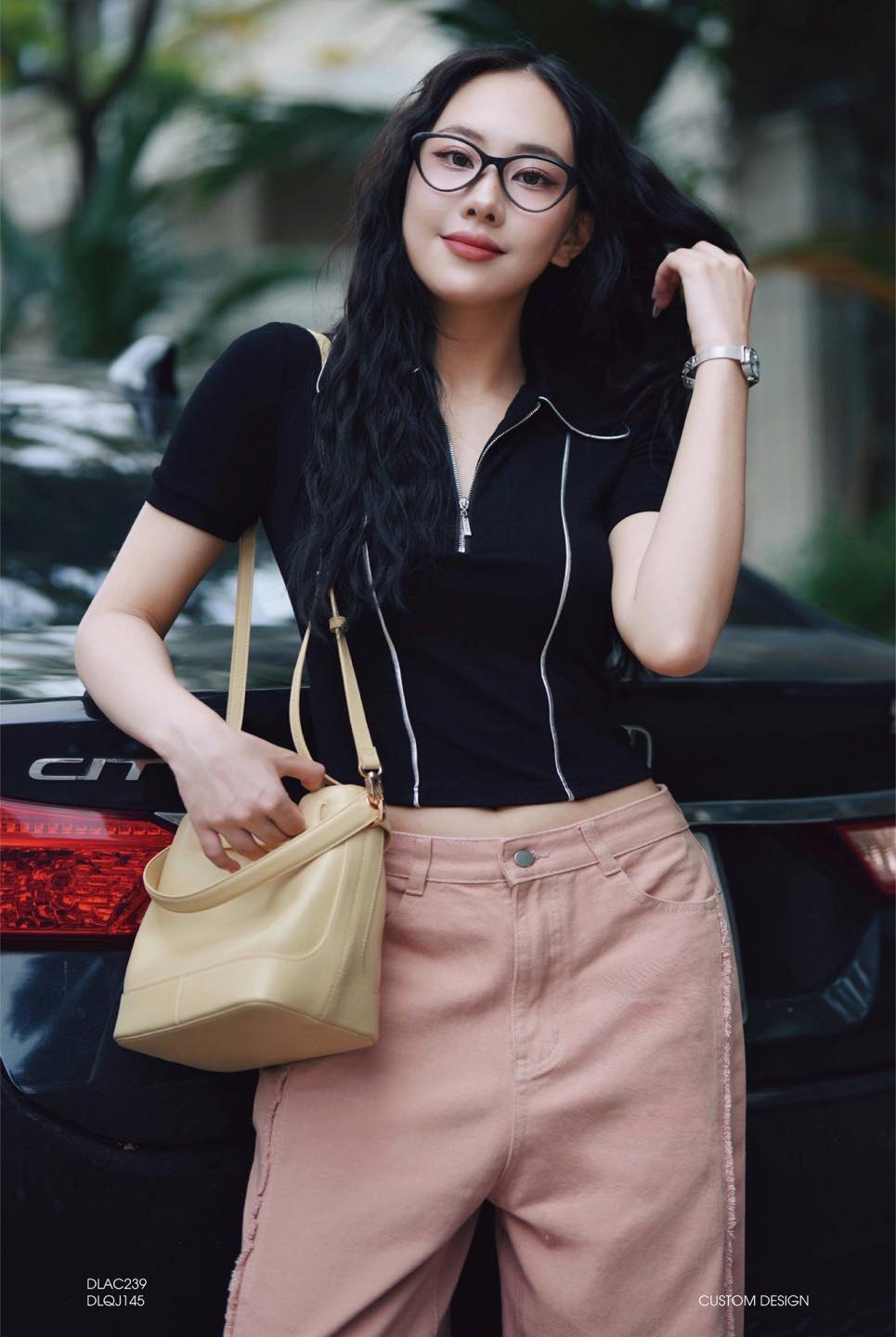Áo Zip Đen Phối Lé Bạc