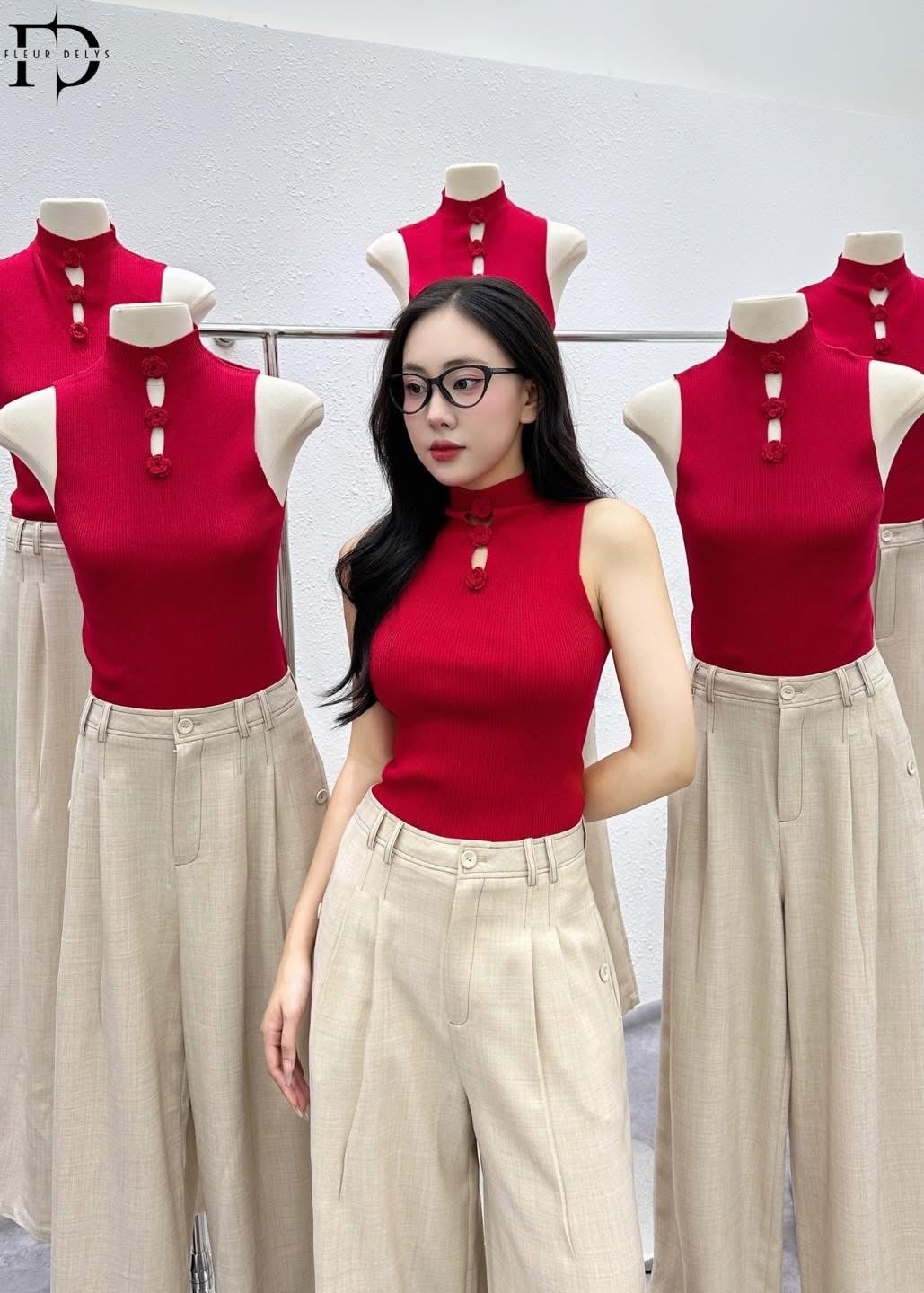 Áo Len Sát Nách Phối 3 Bông Hoa
