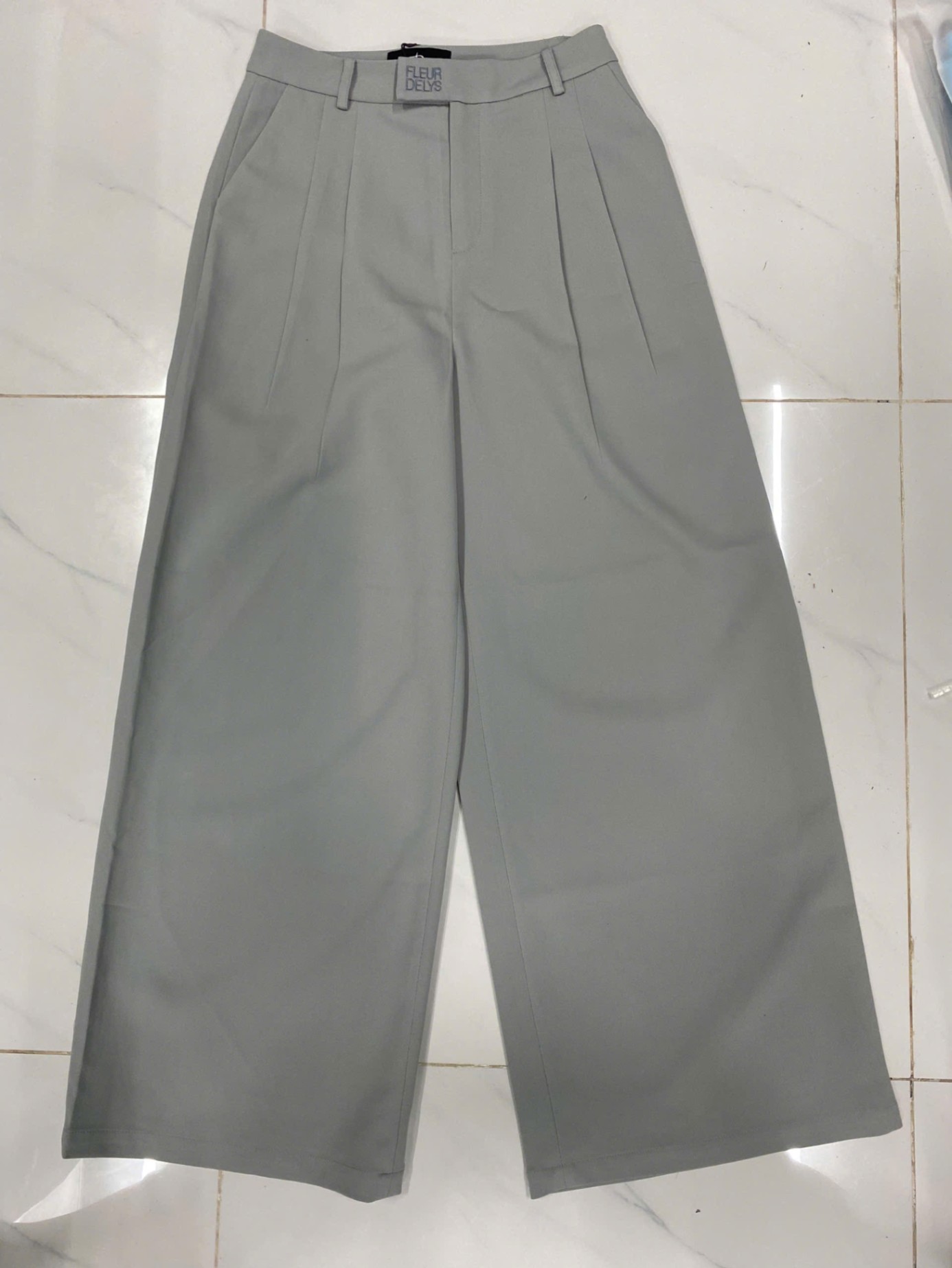 Quần 2 Ly Phối Hình Thêu Vuông