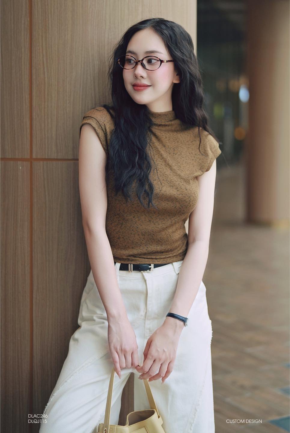 Áo Thun Tiêu Cổ Leo