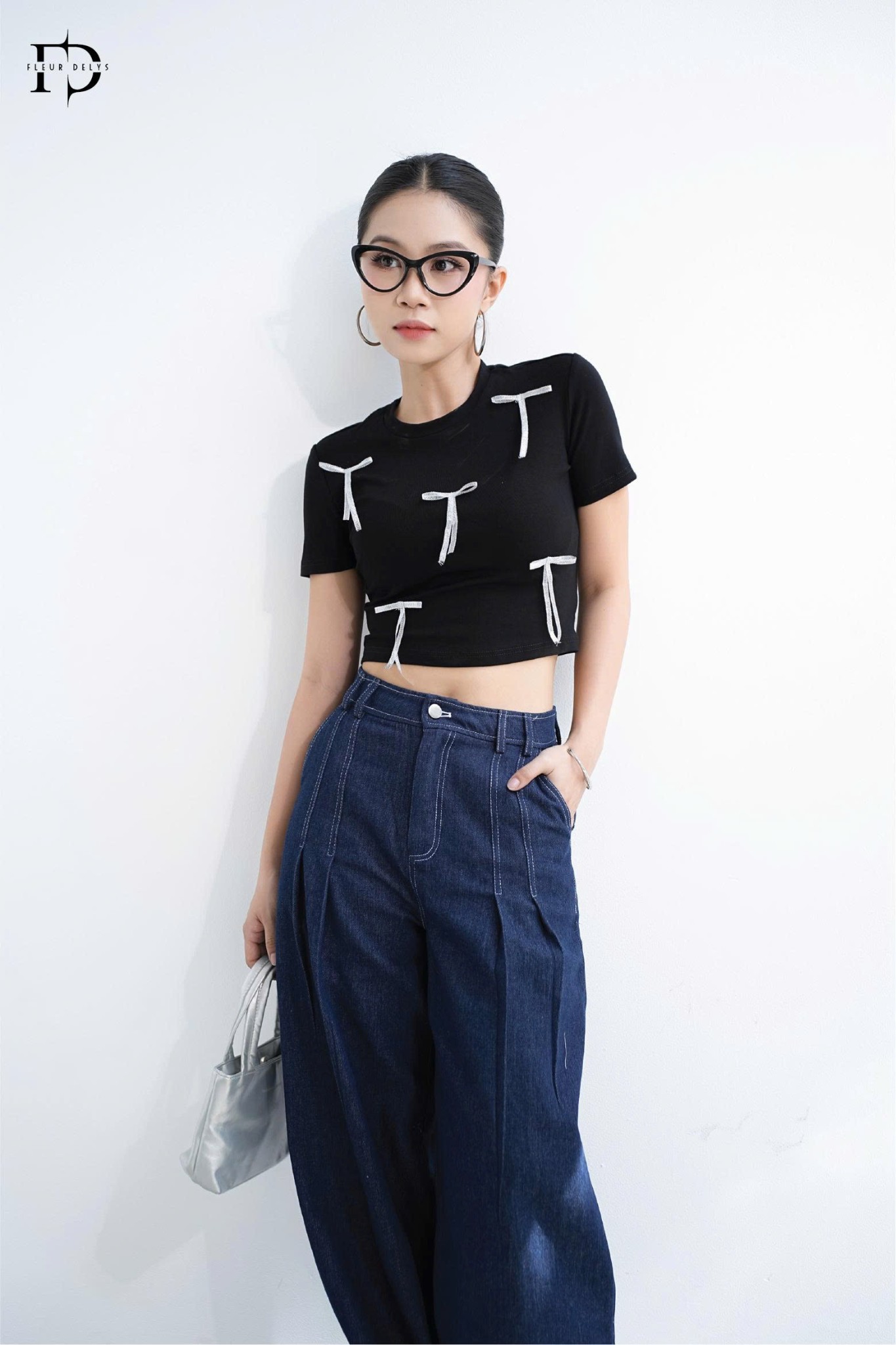 Quần Jean Thêu Chỉ Trắng - B11