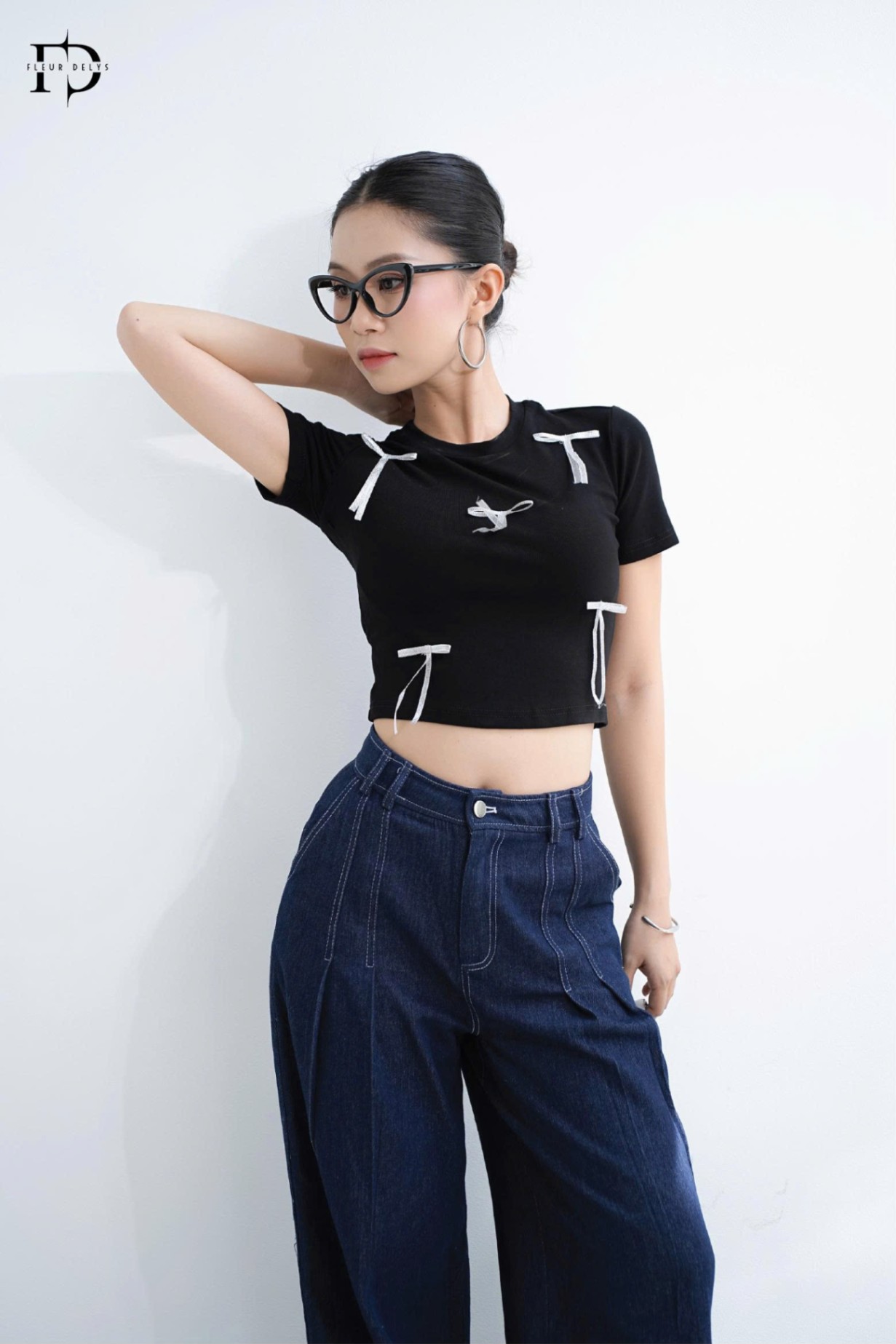 Quần Jean Thêu Chỉ Trắng - B11