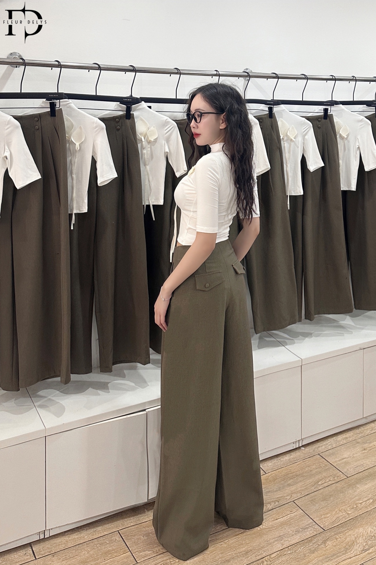 Quần Cạp Liền Phối Cúc Bọc