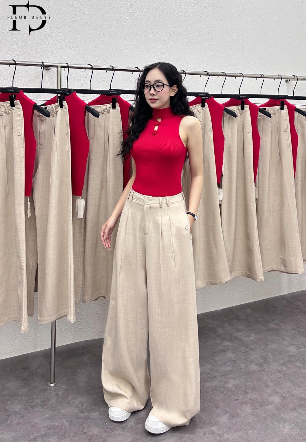 Áo Len Sát Nách Phối 3 Bông Hoa