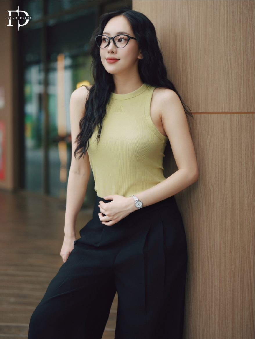 Áo Cổ Tròn Phối Viền Rộng
