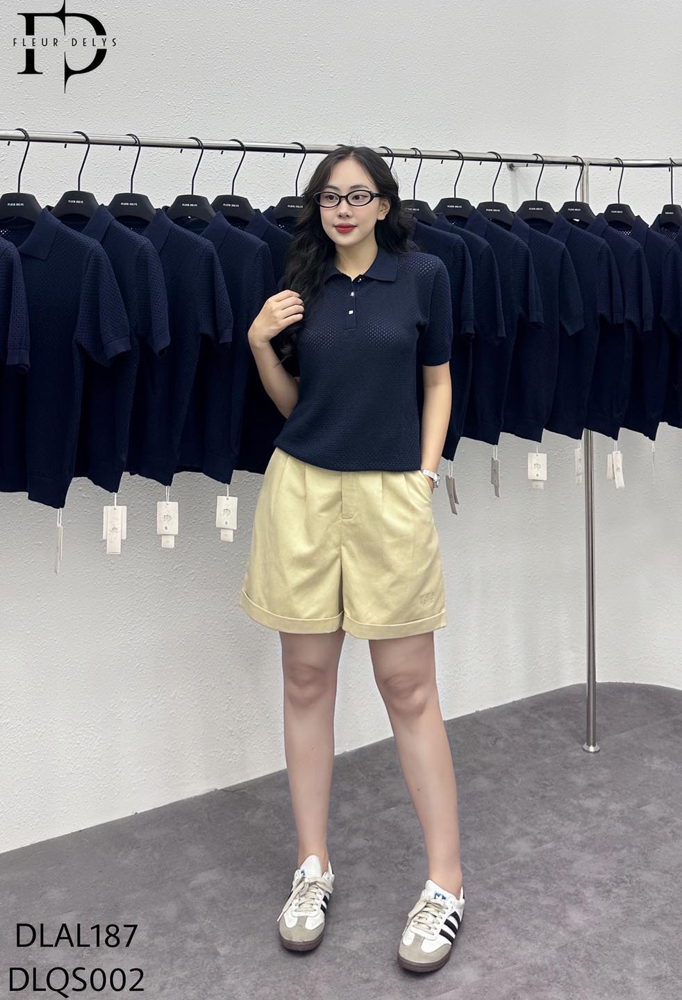 Áo Len Lỗ Dáng Basic