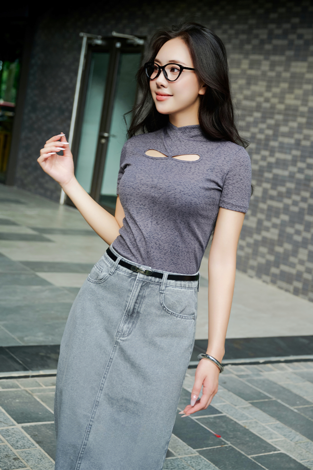 Áo Thun Tiêu Chì Khoét Ngực
