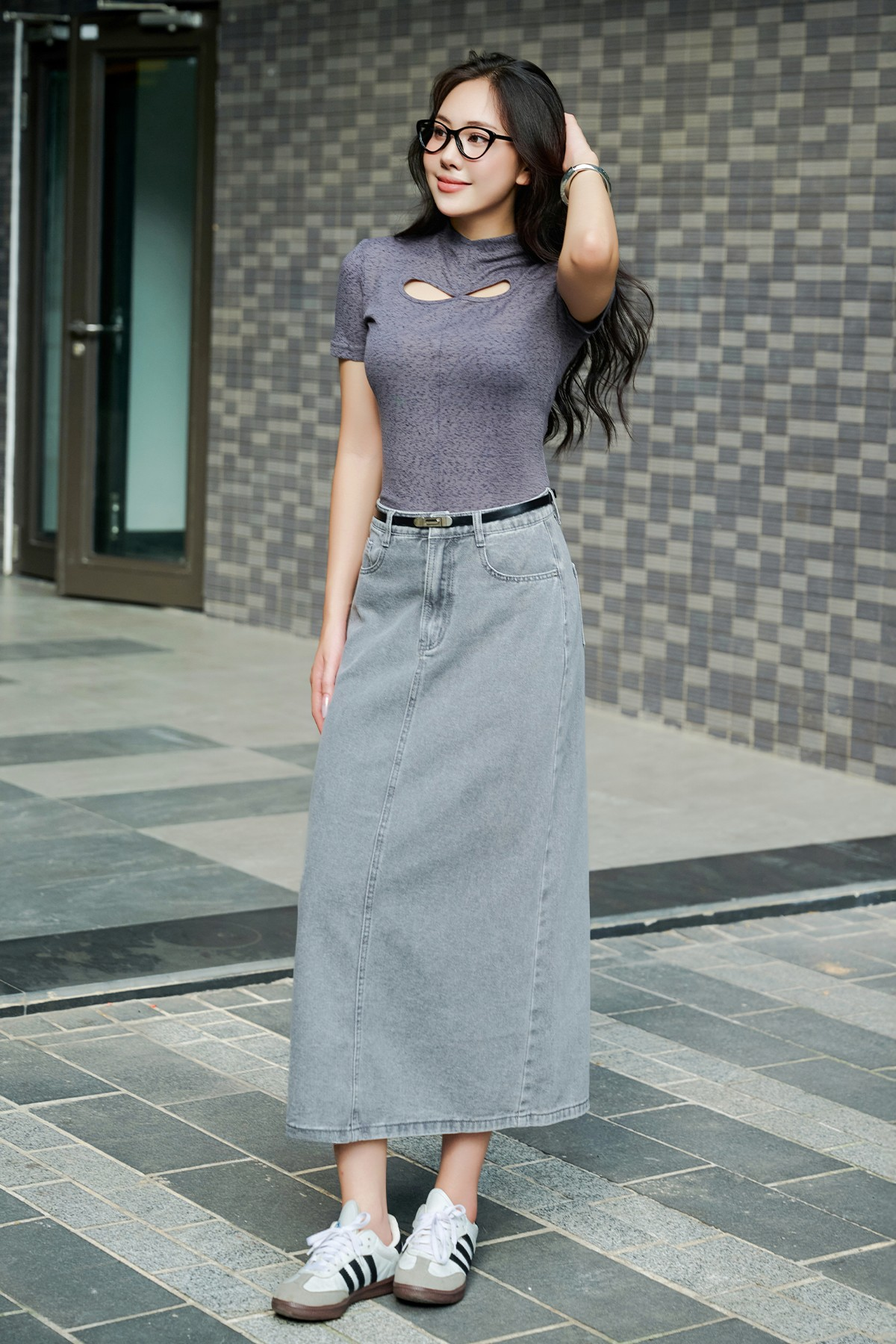Áo Thun Tiêu Chì Khoét Ngực