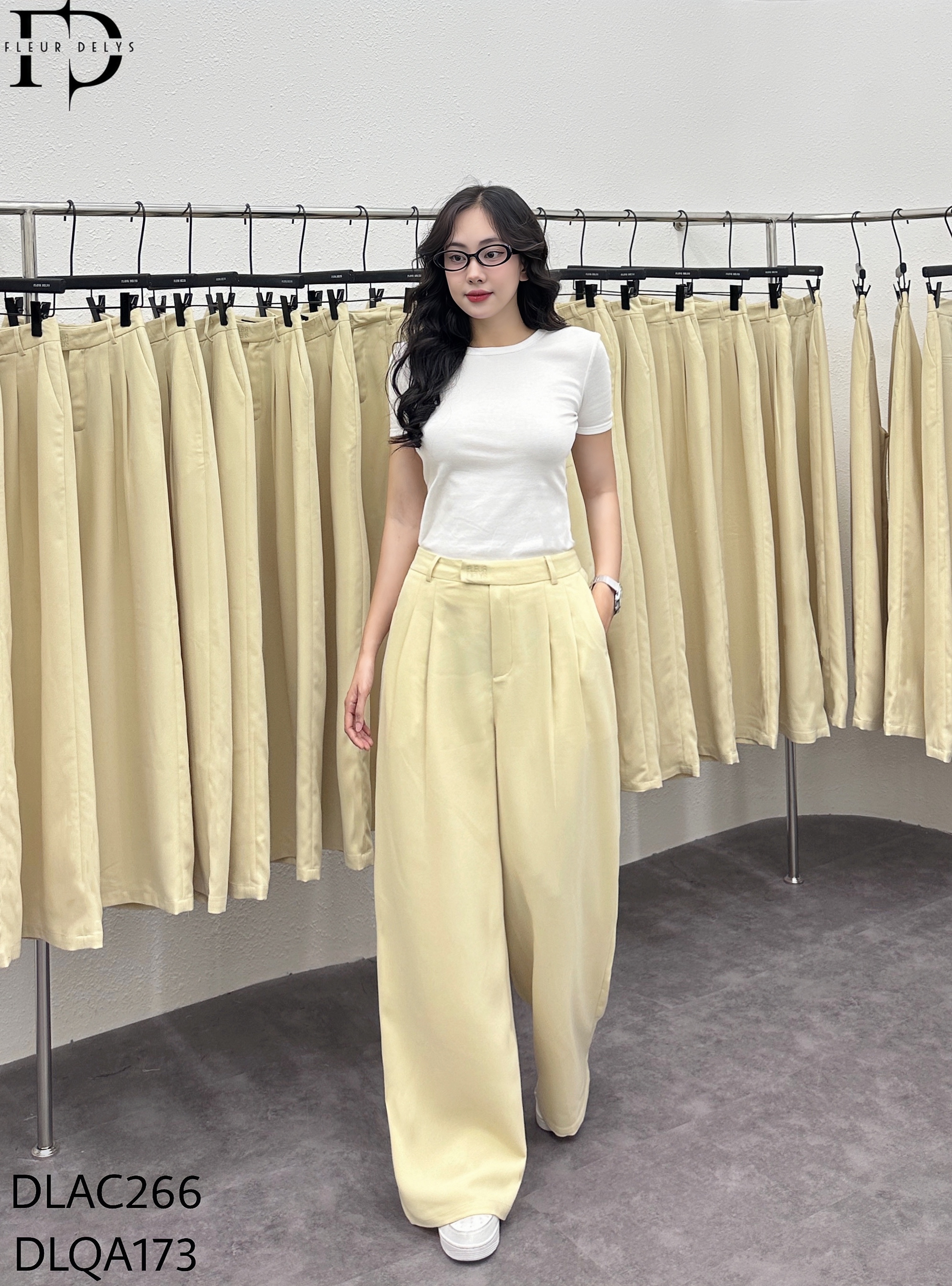 Quần 2 Ly Phối Hình Thêu Vuông