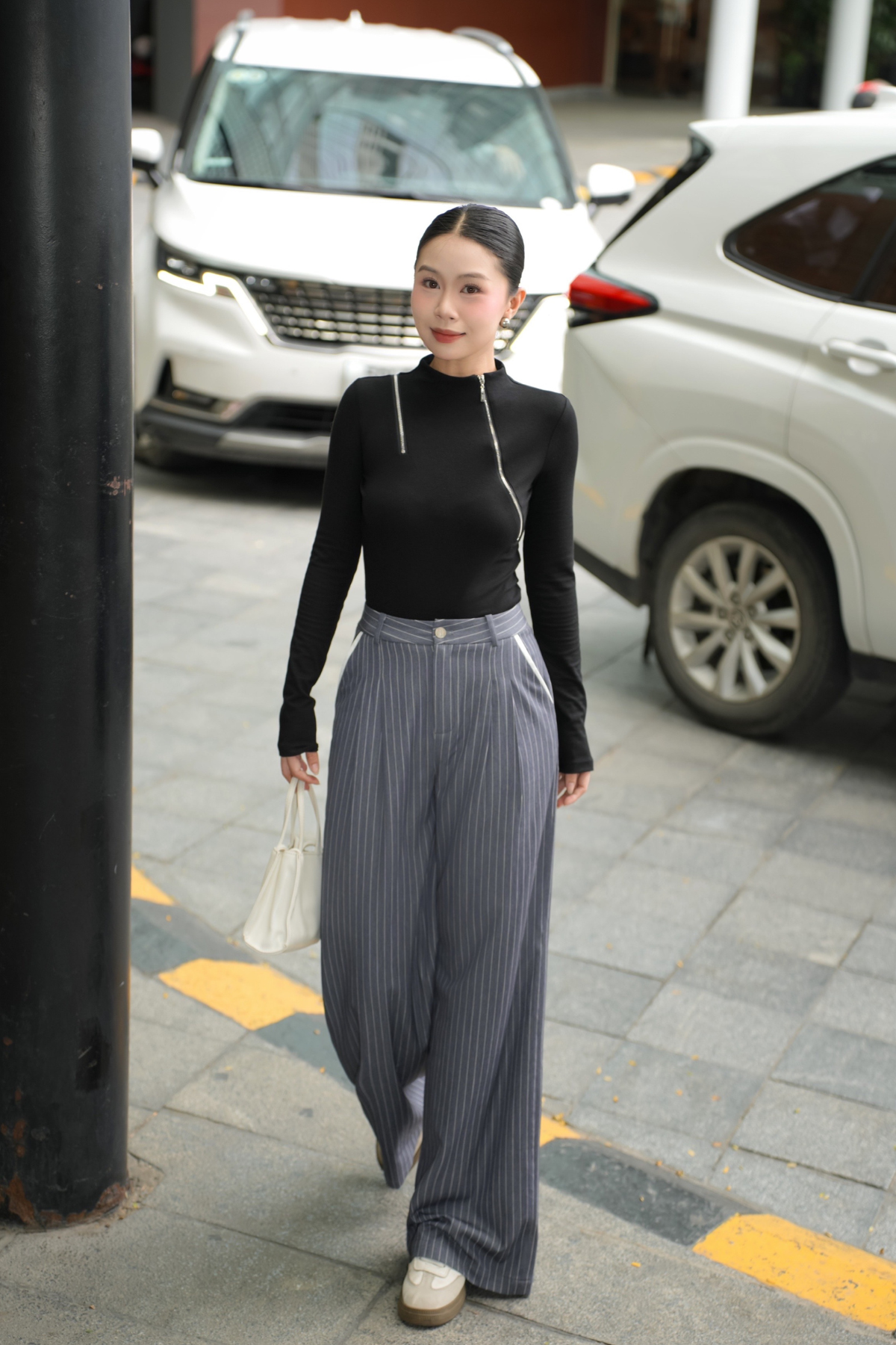Quần Kẻ Túi Lé Trắng