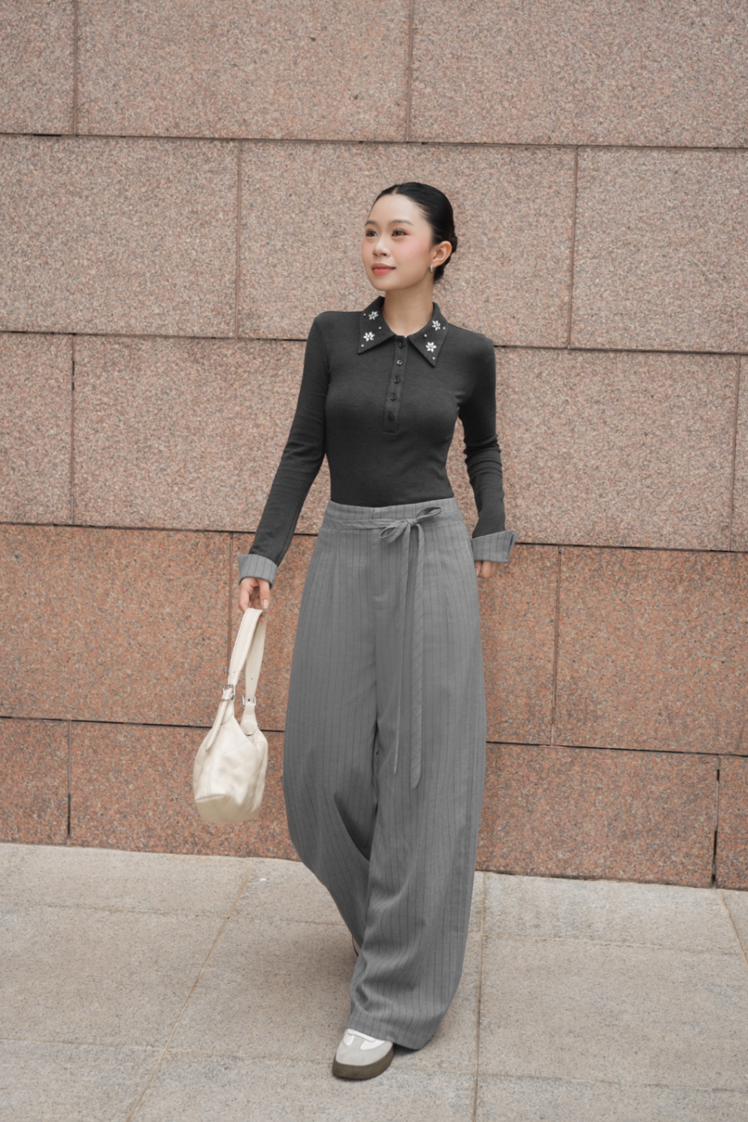 Quần Text Kẻ Kèm Dây