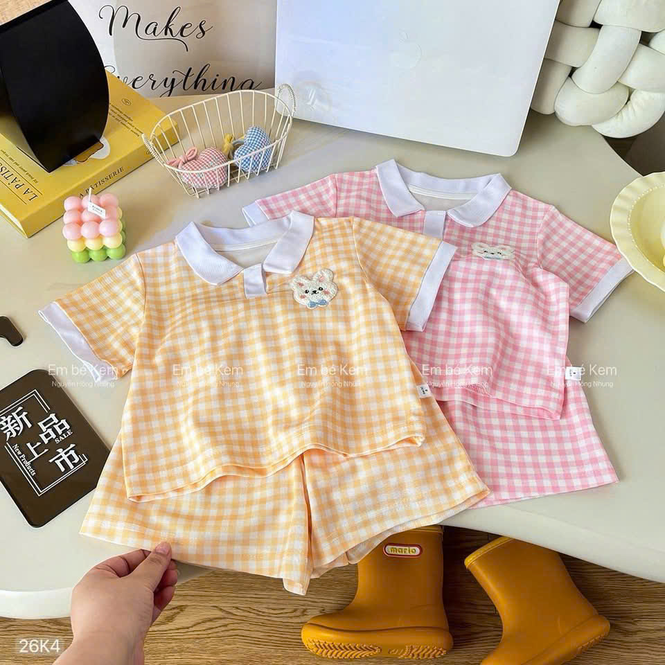 HCS (26k4) Set bộ polo kẻ sọc logo thỏ 2 màu cho bé màu vàng