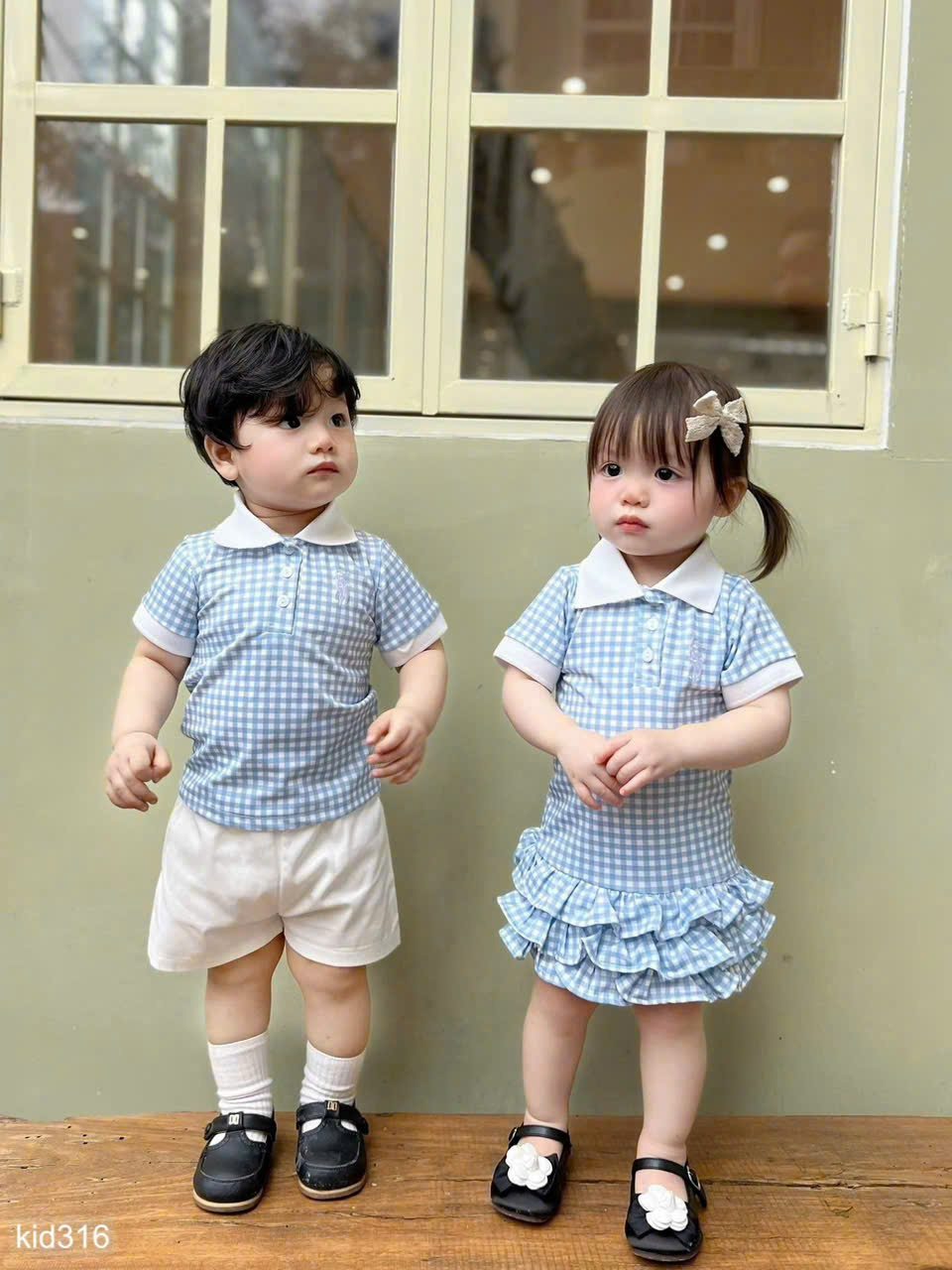 HCS Sét polo kẻ xanh dương logo ngựa trắng cho bé