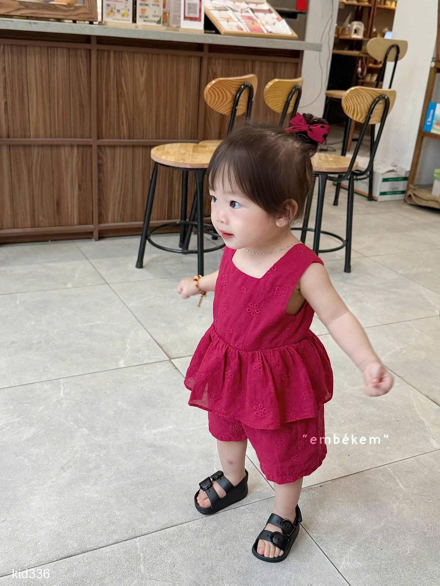 HCS Sét bộ viền bèo đỏ sát nách cho bé iu