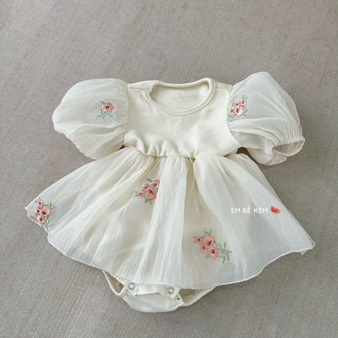 HCS Váy thêu hoa tay bồng cho bé sz S ( 6-8kg)