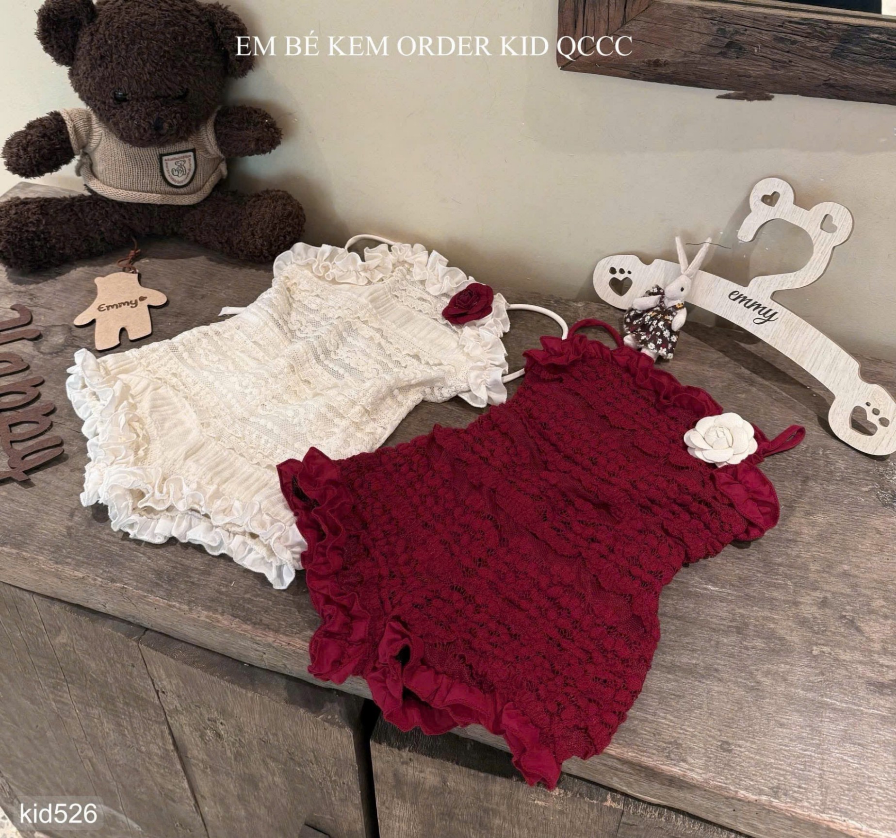 HCS Suit ren đính hoa nổi cho bé đi biển lẻ sz 1 ( 8-10kg)