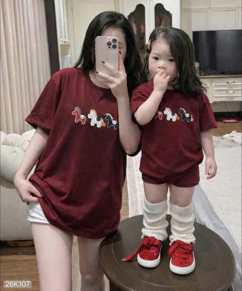 HCS (26K107) ÁO ngựa đỏ cho mẹ sz S (40-50)