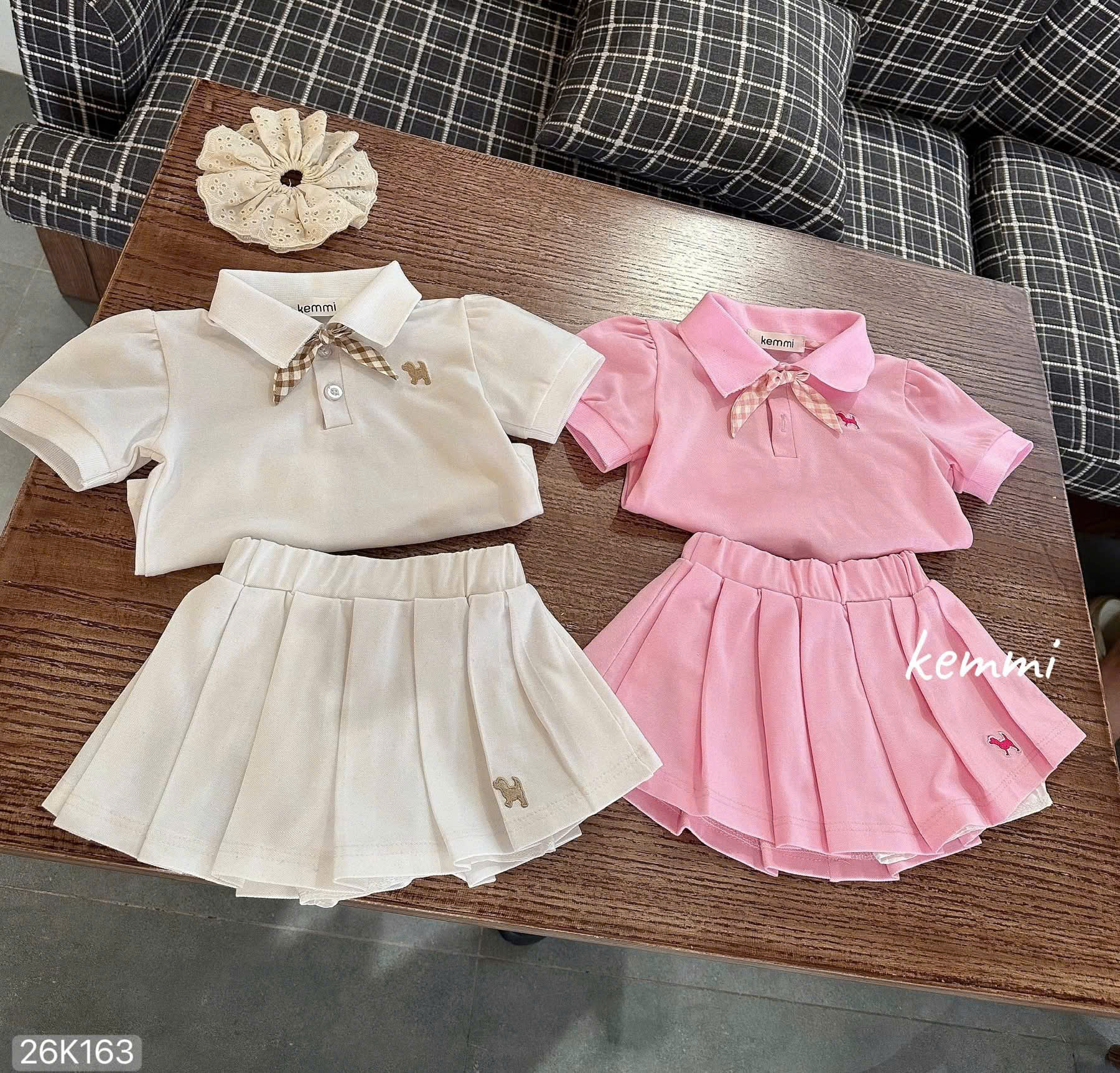 HCS [Kemmi](26K163) Set bộ áo polo thêu cún kèm chân váy dáng xòe 2 màu cho bé
