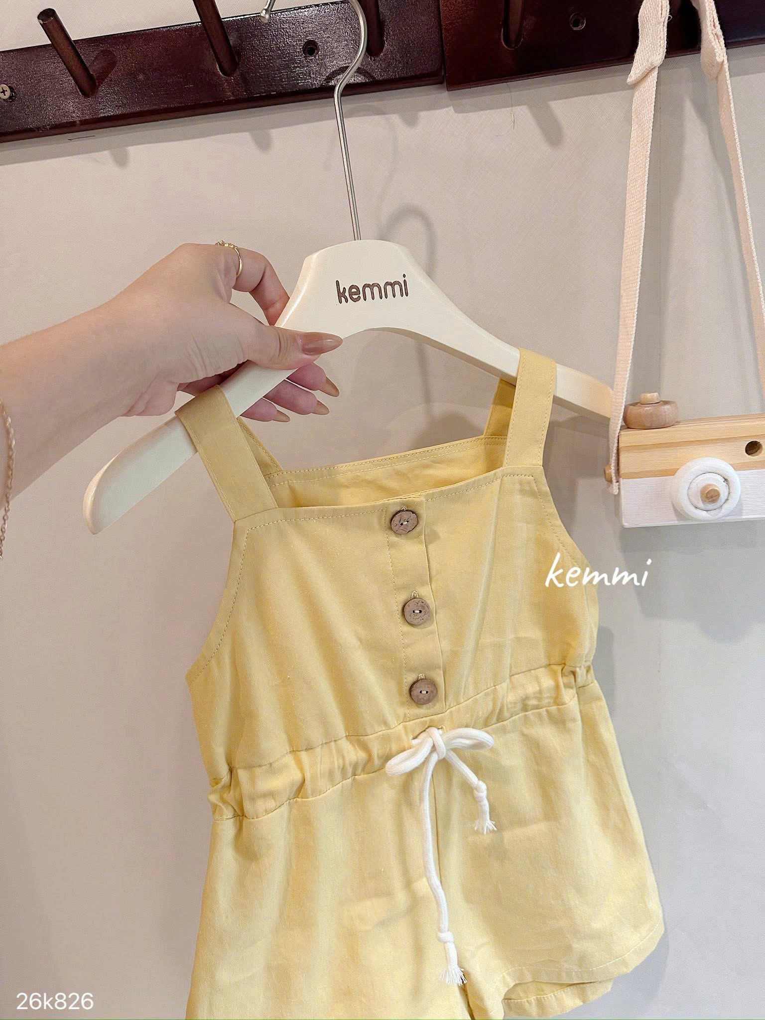 HCS [Kemmi](26K826) Jum tone vàng khuy ngực dây rút eo cho bé
