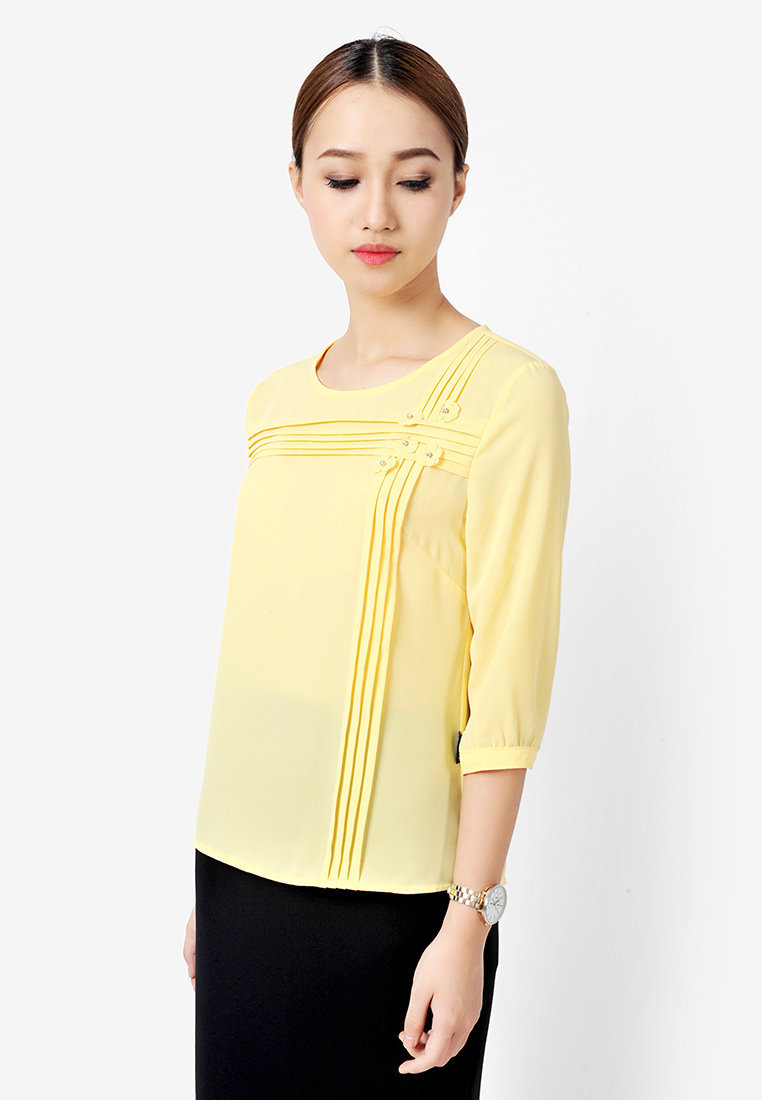 Sơ mi xếp ly dọc thân - Vàng nhạt - S