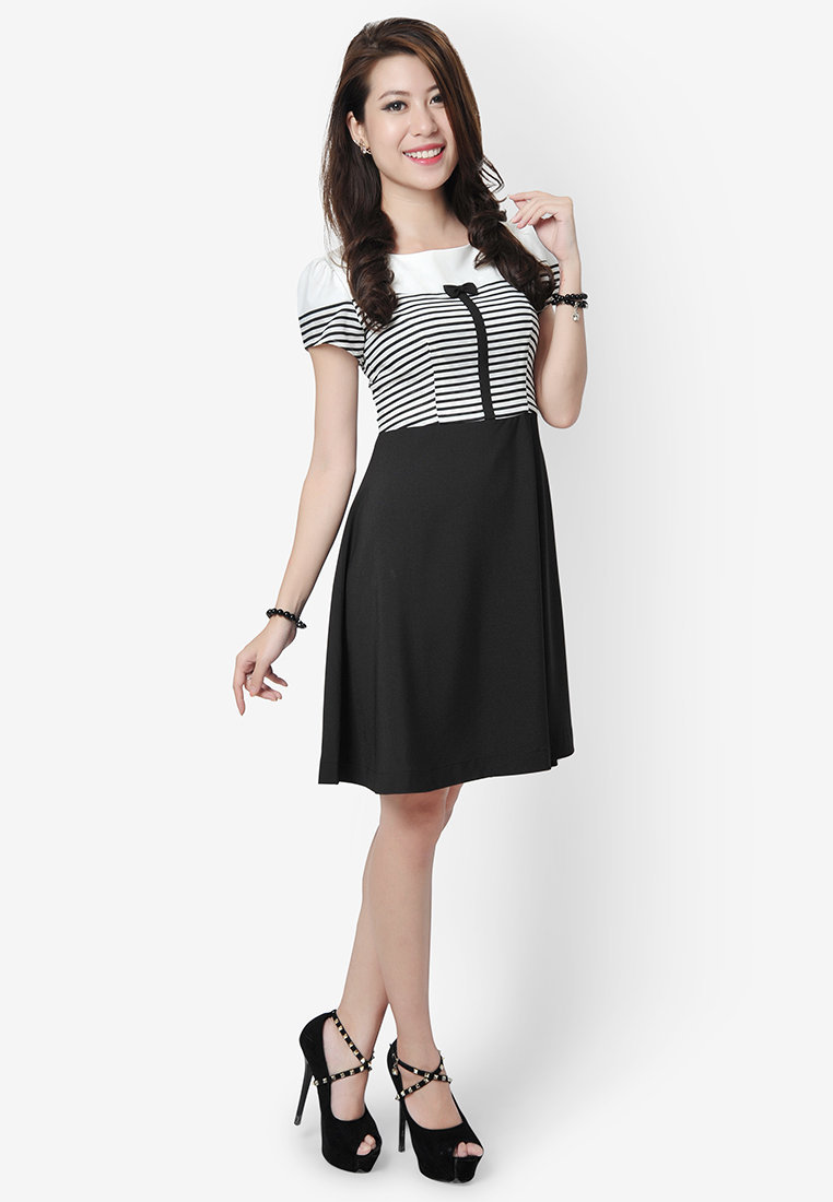 Đầm phối kẻ nơ trang trí - Đen - M