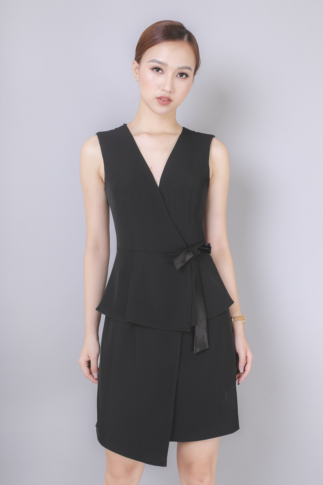 Đầm sát nách peplum xếp ly - Đen - M