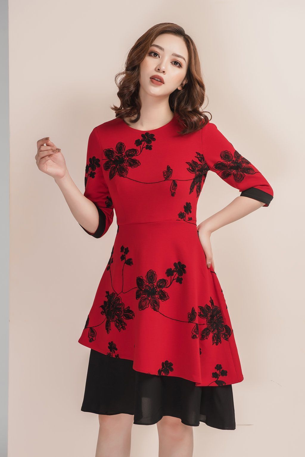 Đầm xòe 2 lớp thêu hoa - Đỏ - S