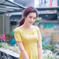 Đầm đính khuy xẻ tay - Vàng - S