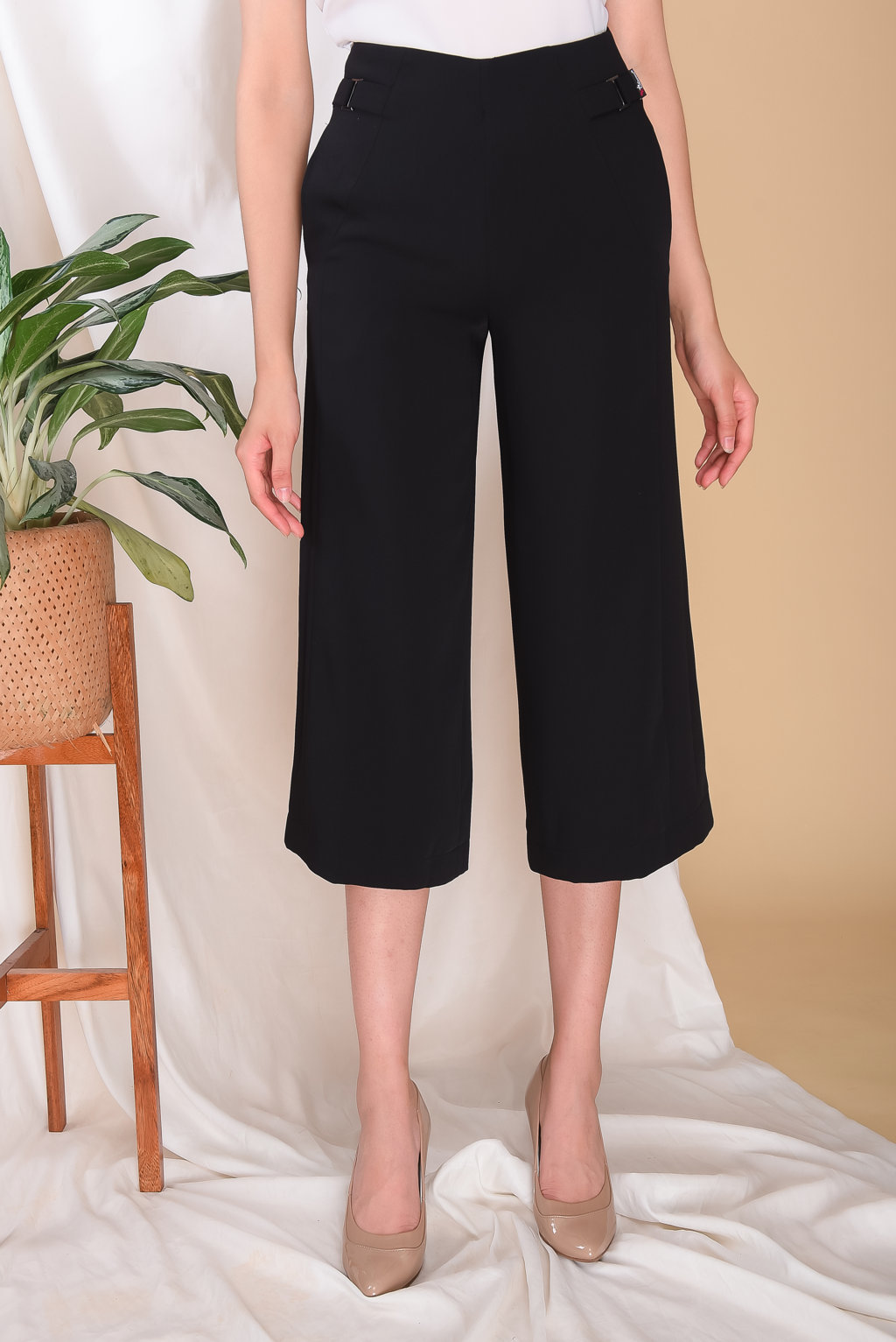 Quần culottes trang trí đai - Đen - M