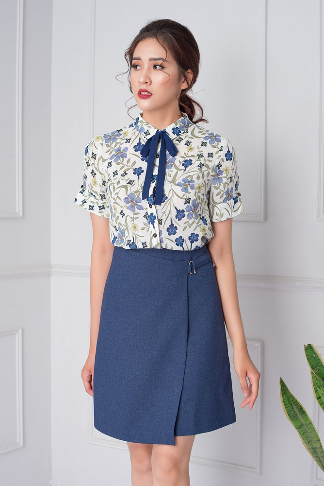 Sơ mi hoa tay lỡ xẻ V