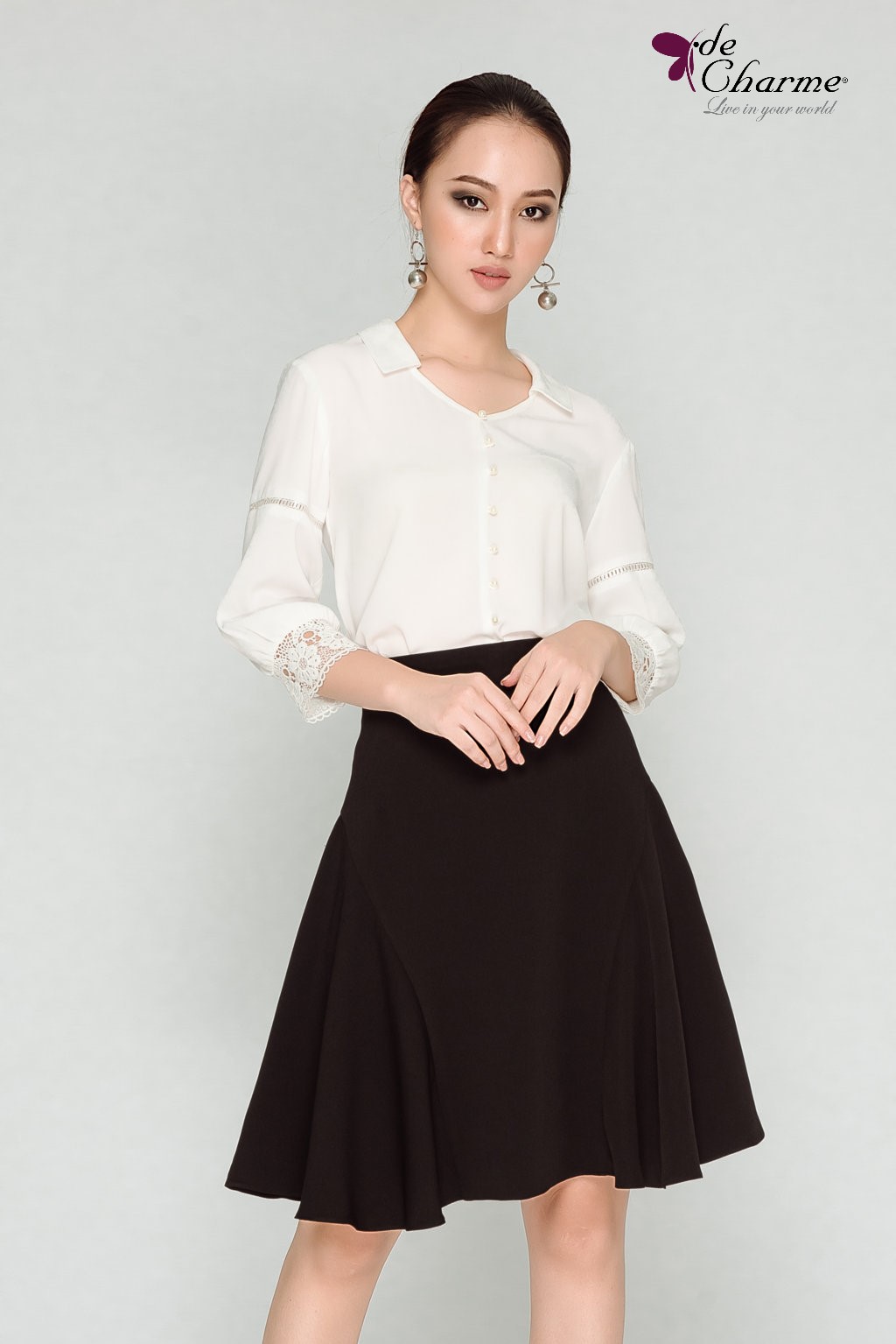 Sơ mi cổ V khuyết dây - Trắng - M