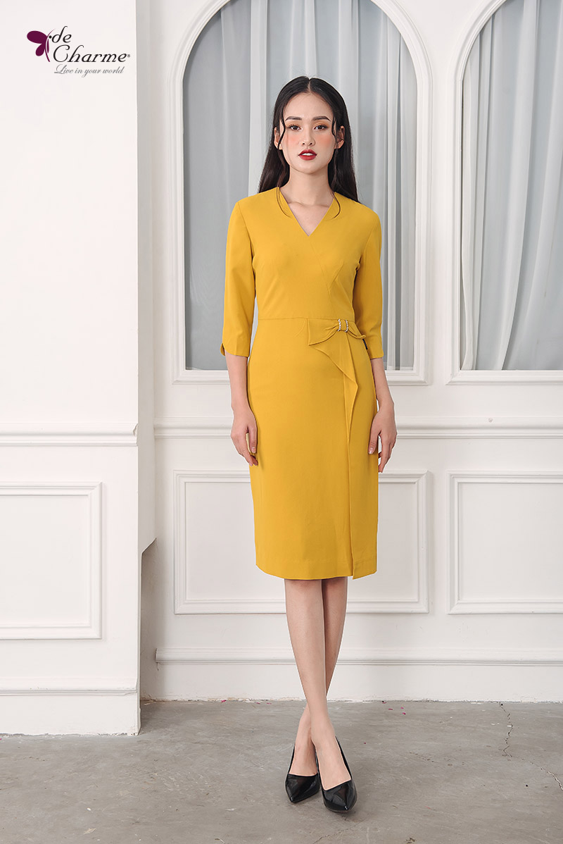 Đầm cổ V nơ kẹp - Vàng - M