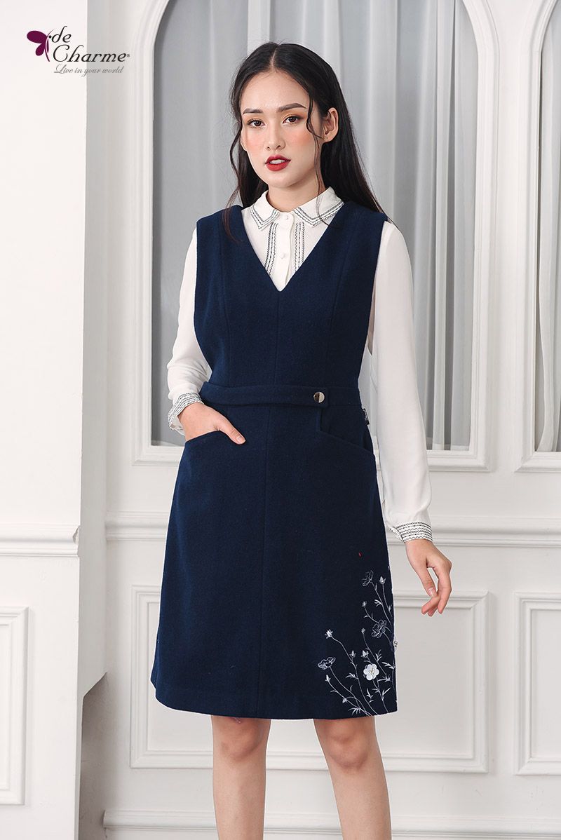 Đầm sát nách thêu hoa gấm - Xanh navy - S