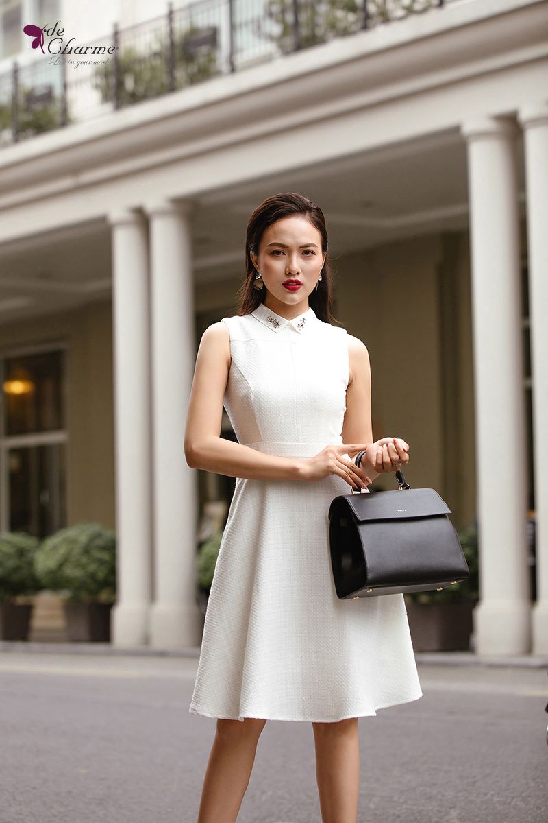 Đầm xòe cổ đức đính hạt - Trắng - S