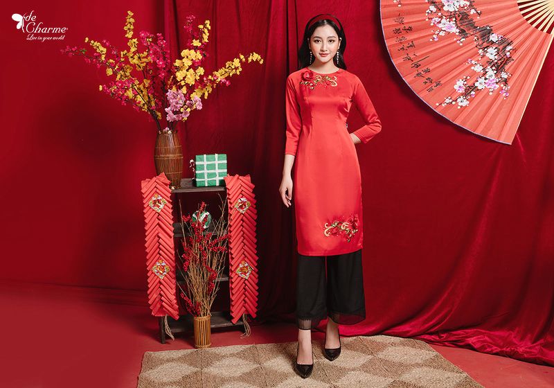 Áo dài đính hoa vai, gấu - Đỏ - S