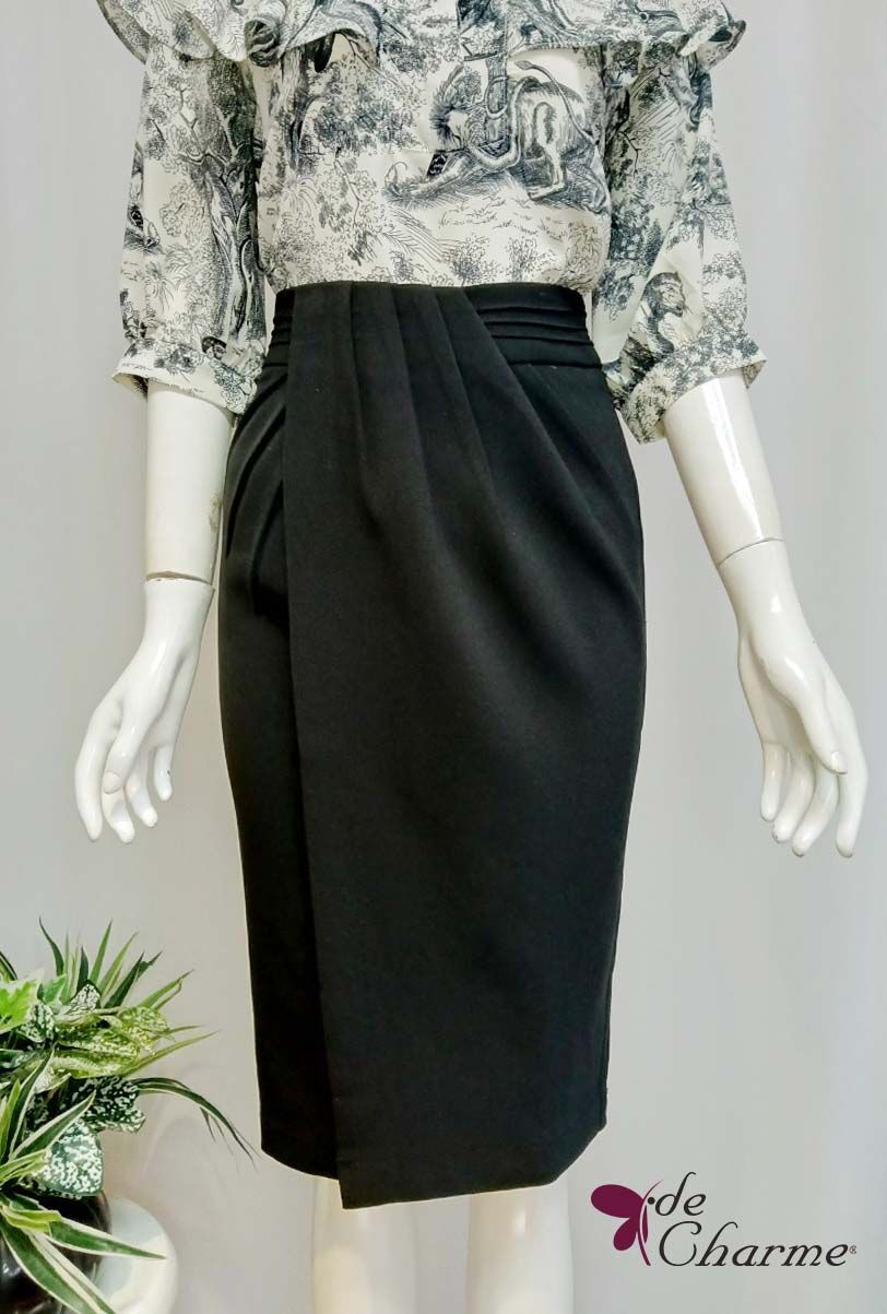 Chân váy ôm tà trước xếp ly - Đen - S
