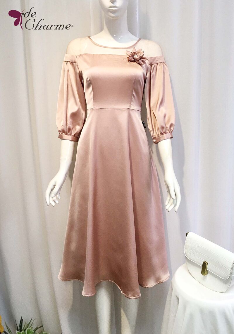 Đầm trang trí phối ngực (Luxury) - Hồng - M