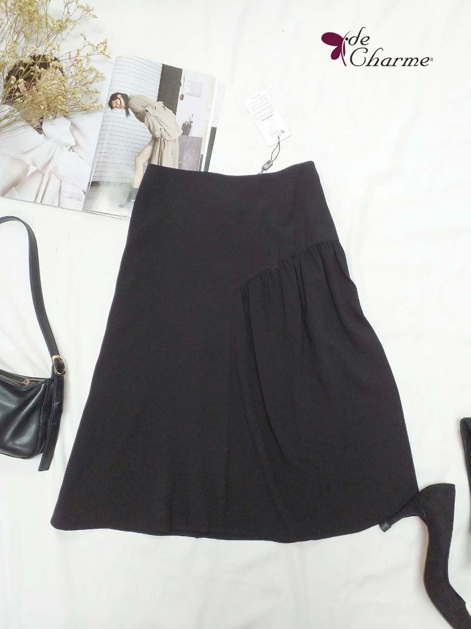 Chân váy xòe can rúm lệch - Đen - S