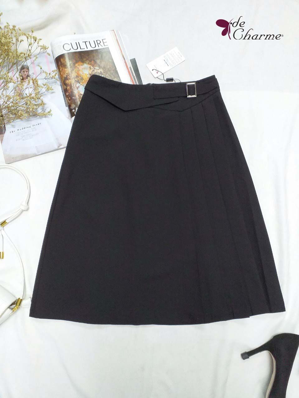 Chân váy đai cạp xếp ly lệch - Đen - S