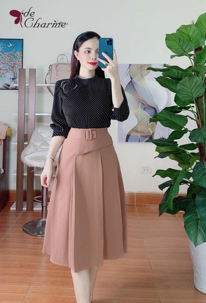 Chân váy xòe xếp ly cạp đai vát - Nâu - M
