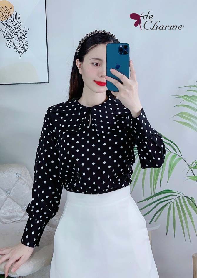 Sơ mi chấm bi cổ cách điệu - Đen - L