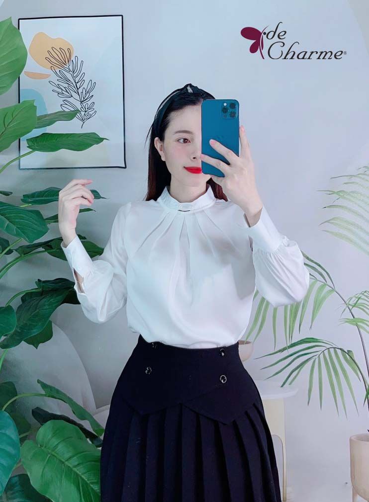 Sơ mi cổ xếp đính ngọc - Trắng - M