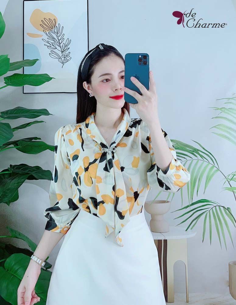 Sơ mi họa tiết tay lỡ cổ ghim cài - Vàng - M
