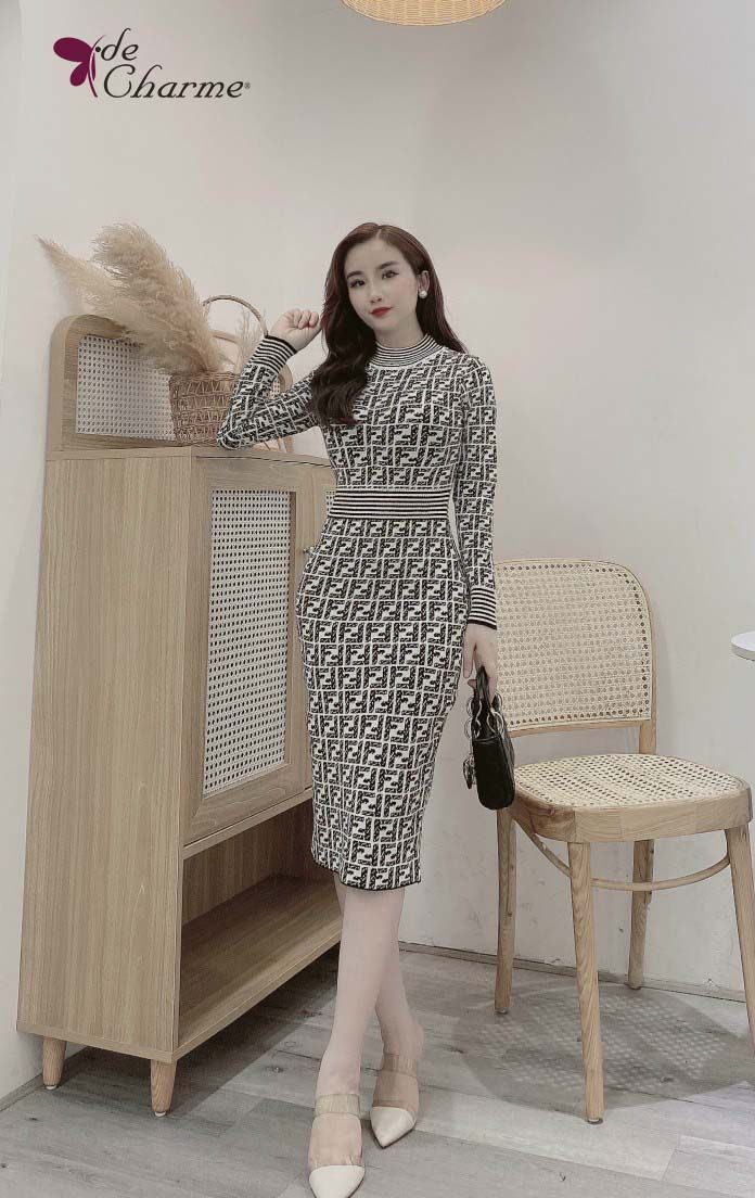 Đầm len họa tiết cổ leo