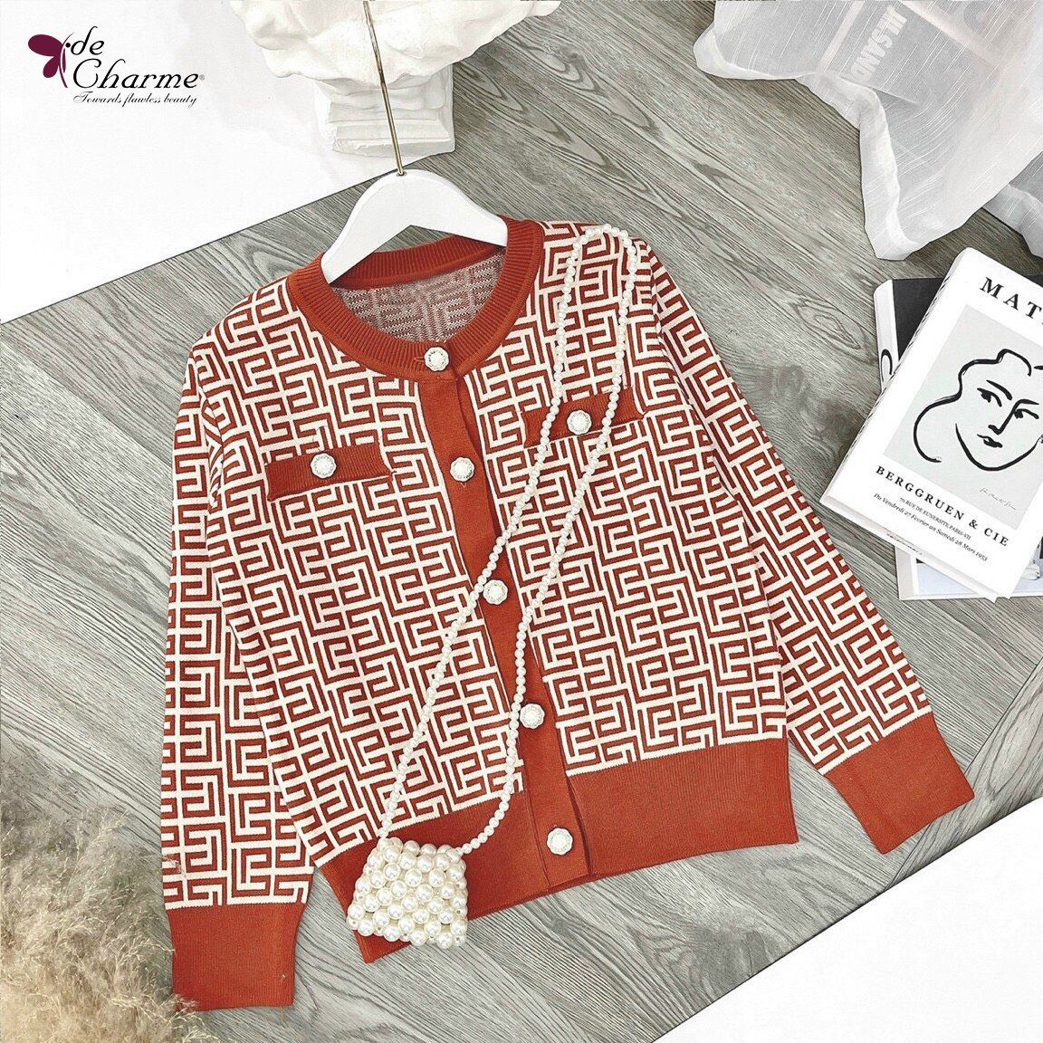 Áo khoác len họa tiết cúc trai - Đỏ - Free size