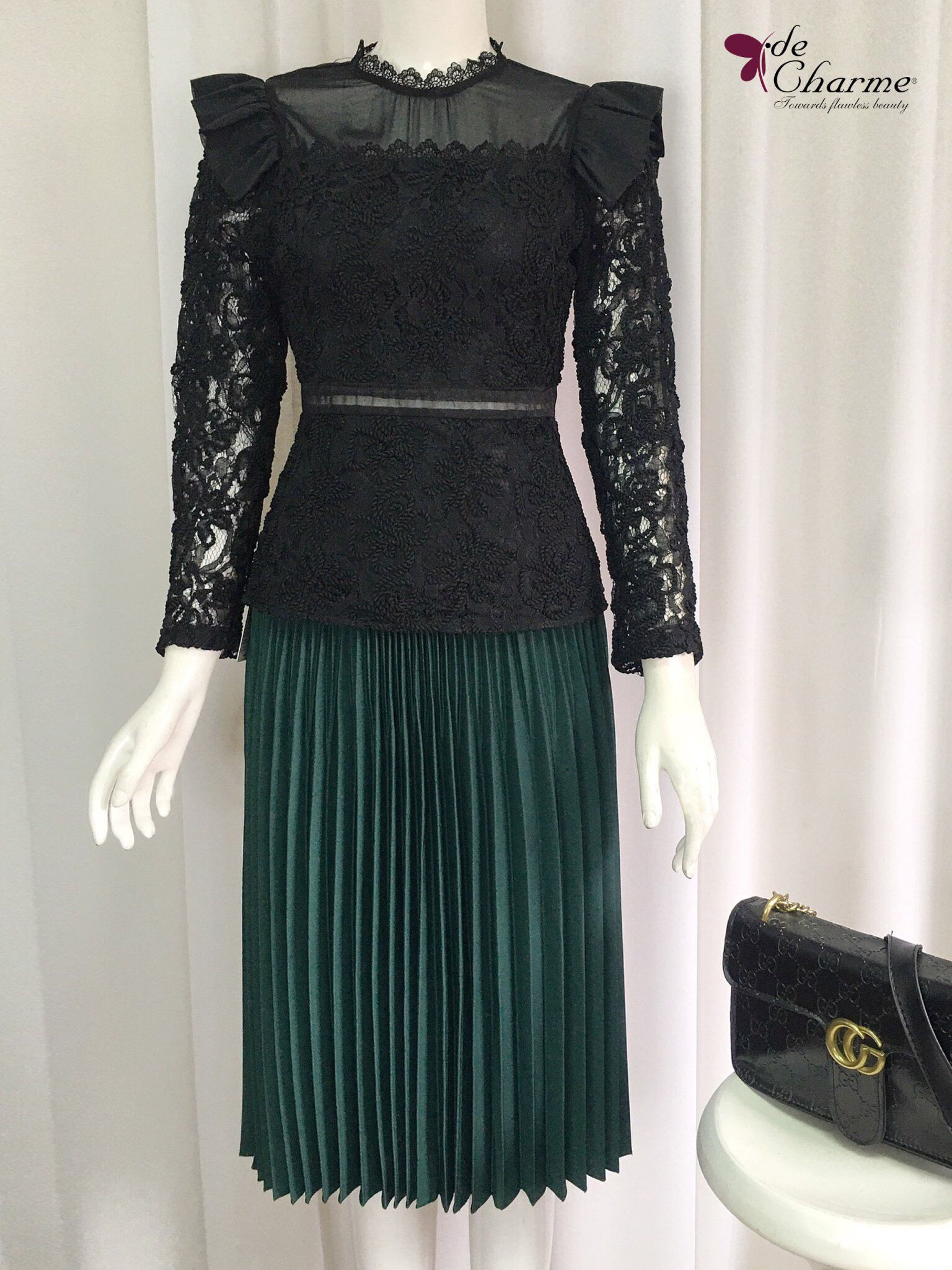 Sơ mi ren peplum vai bèo