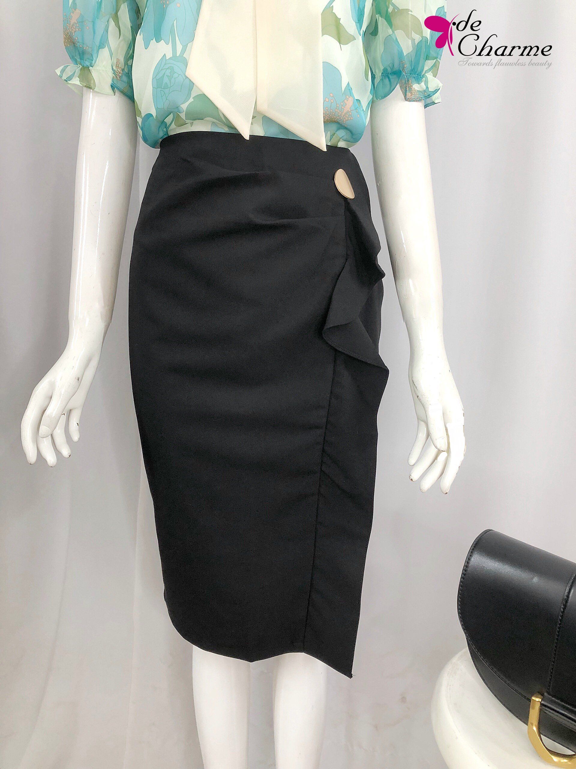 Chân váy bút chì bèo sườn khuy đồng - Đen - M
