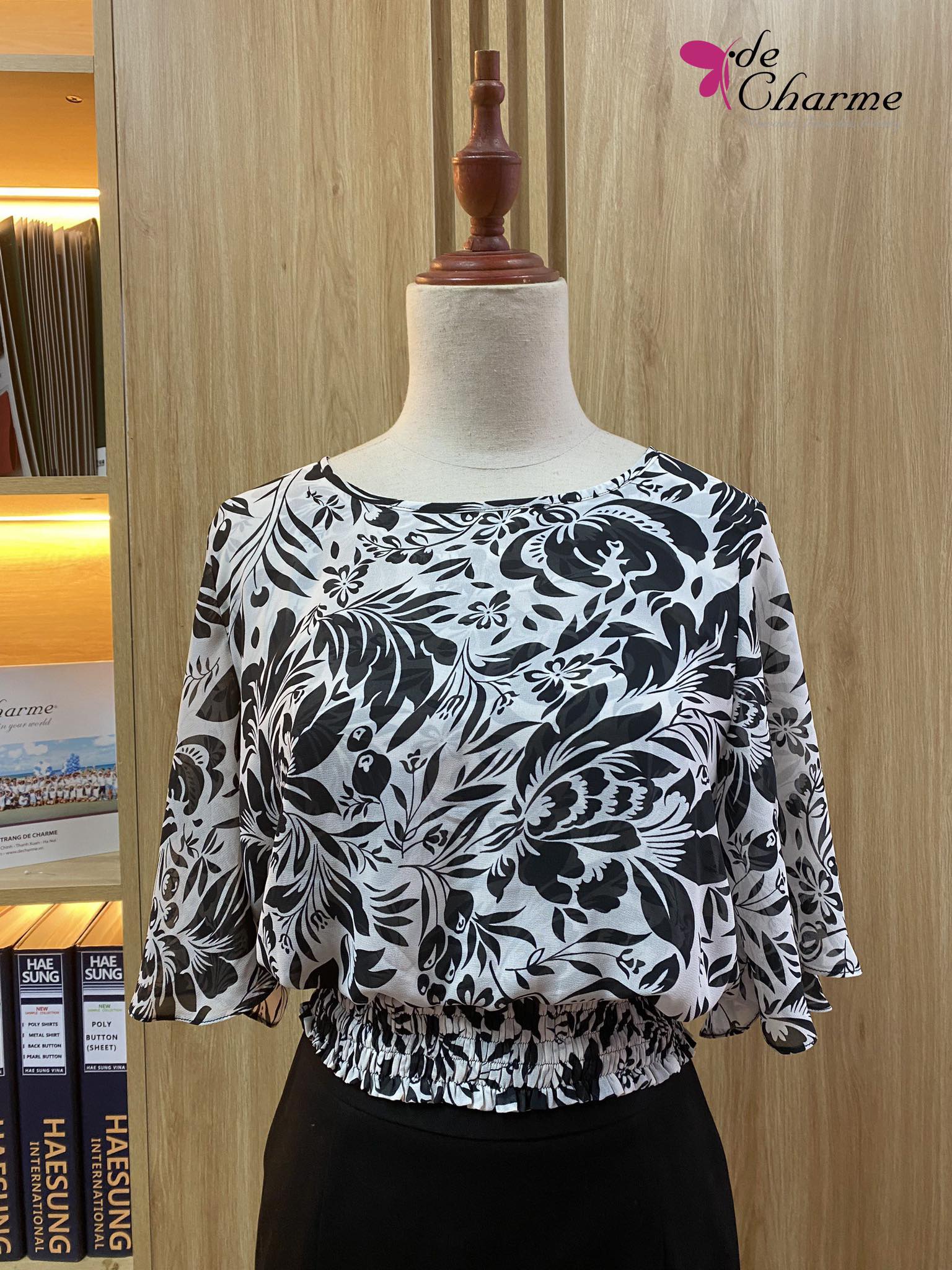 Sơ mi họa tiết chun eo tay loe - Trắng - Free size