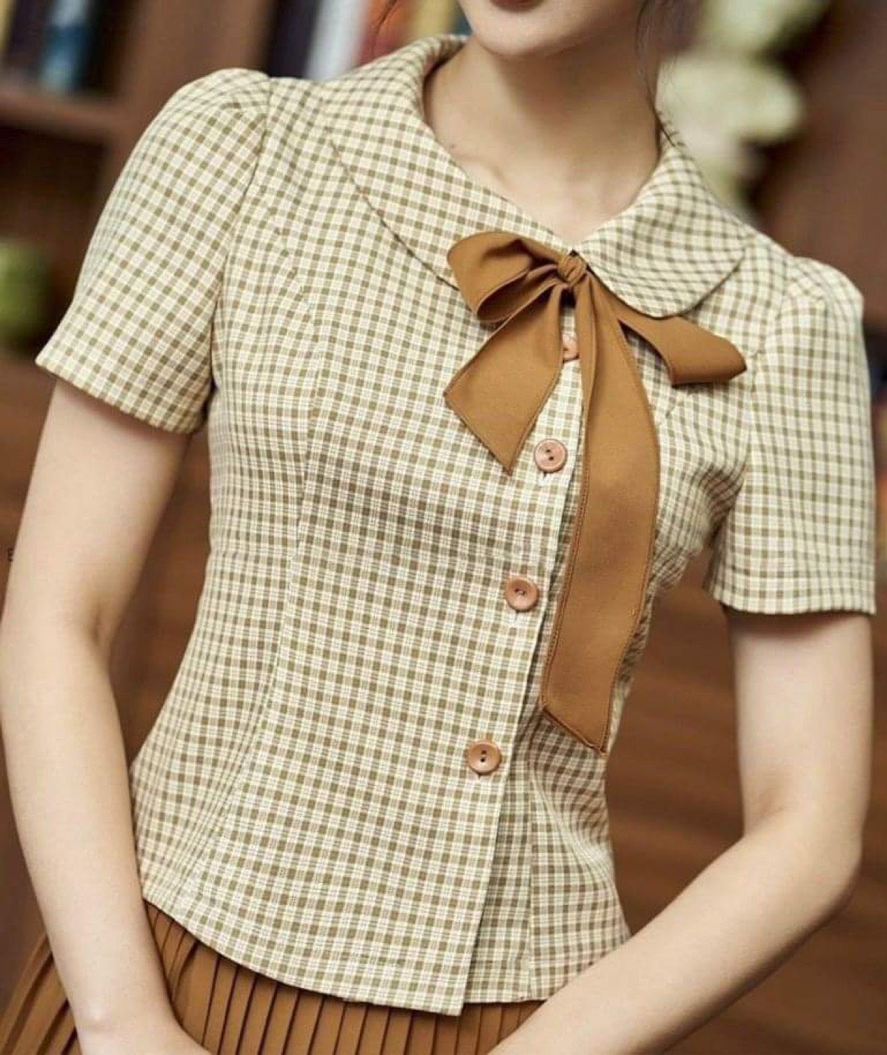 Sơ mi kẻ cổ sen lệch - Nâu - L