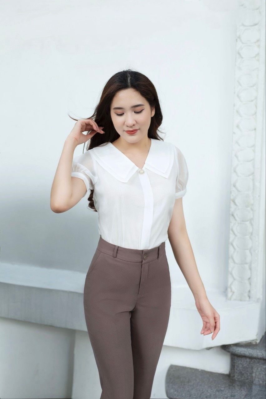 Sơ mi cổ vuông nhọn 2 tầng - Trắng - L